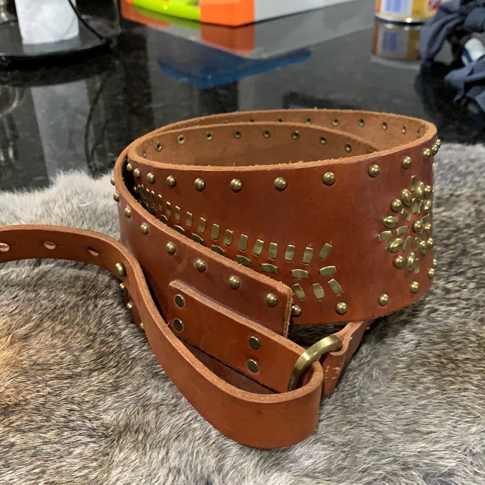 Abrocrombie and Fitch belt